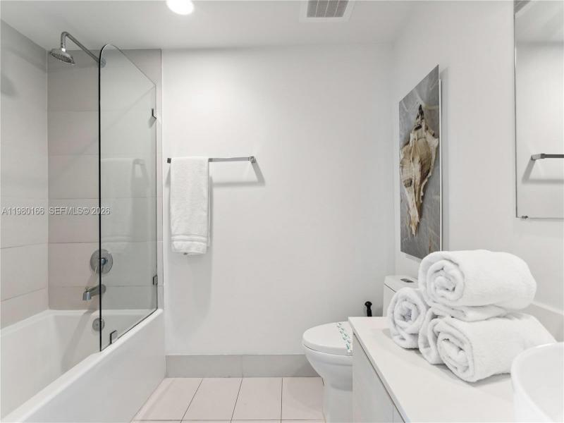 Comprar apartamento no Hyde Beach House R2804