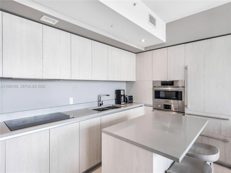 Comprar apartamento no Hyde Beach House R2804