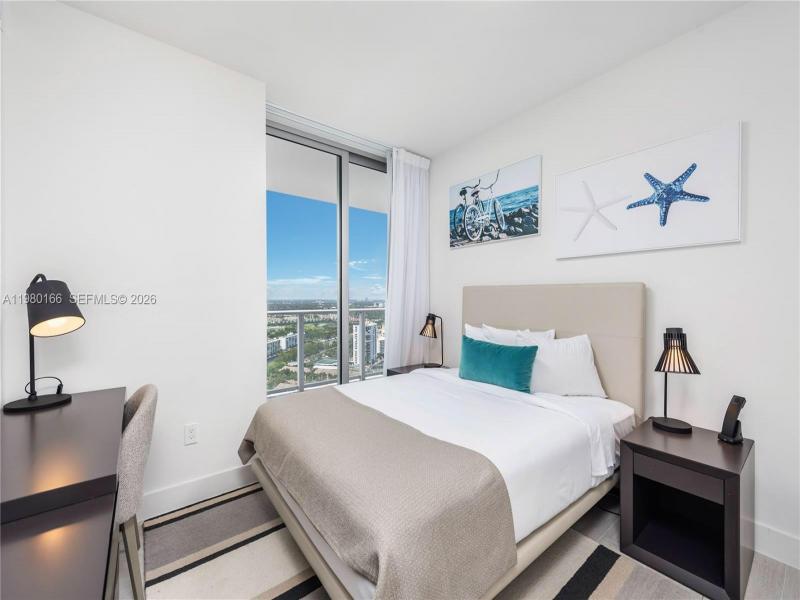 Comprar apartamento no Hyde Beach House R2804