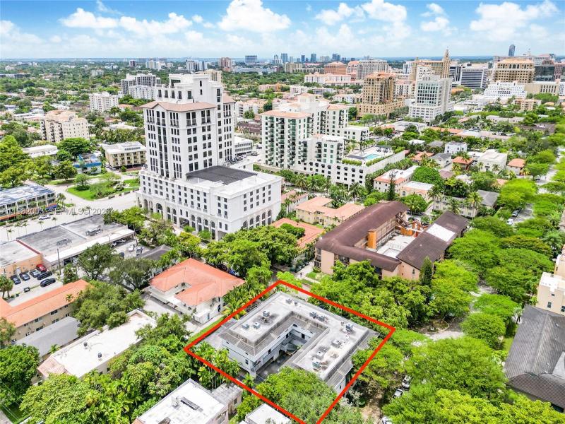 235 Antilla Apt #7