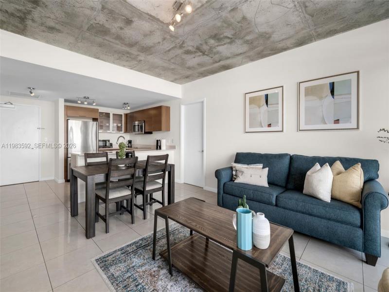 Condo for sale at Midtown Midblock 814
