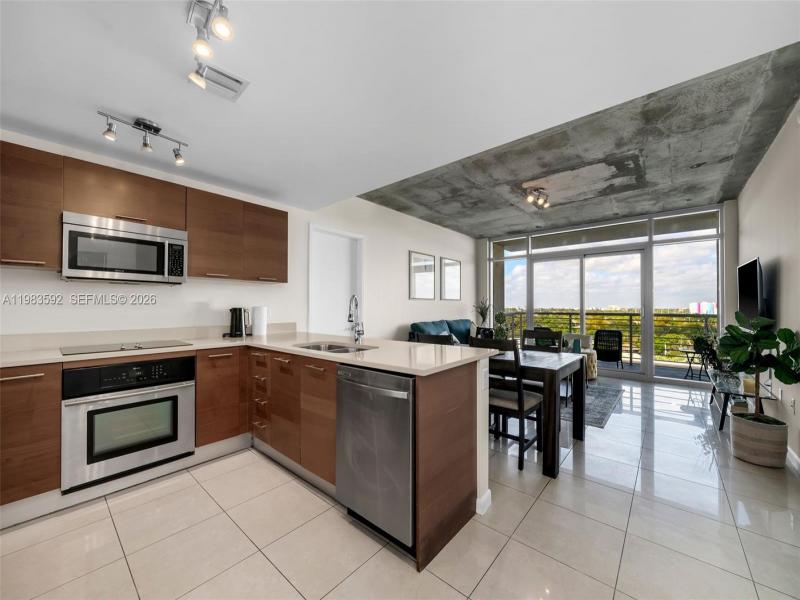 Condo for sale at Midtown Midblock 814