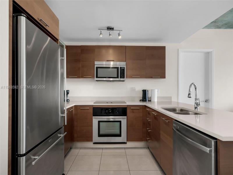 Condo for sale at Midtown Midblock 814