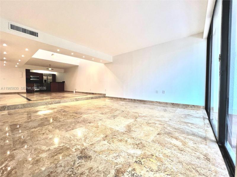 Comprar apartamento en Poinciana Island 505