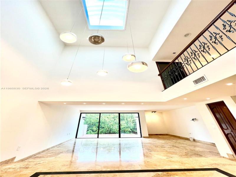 Comprar apartamento en Poinciana Island 505