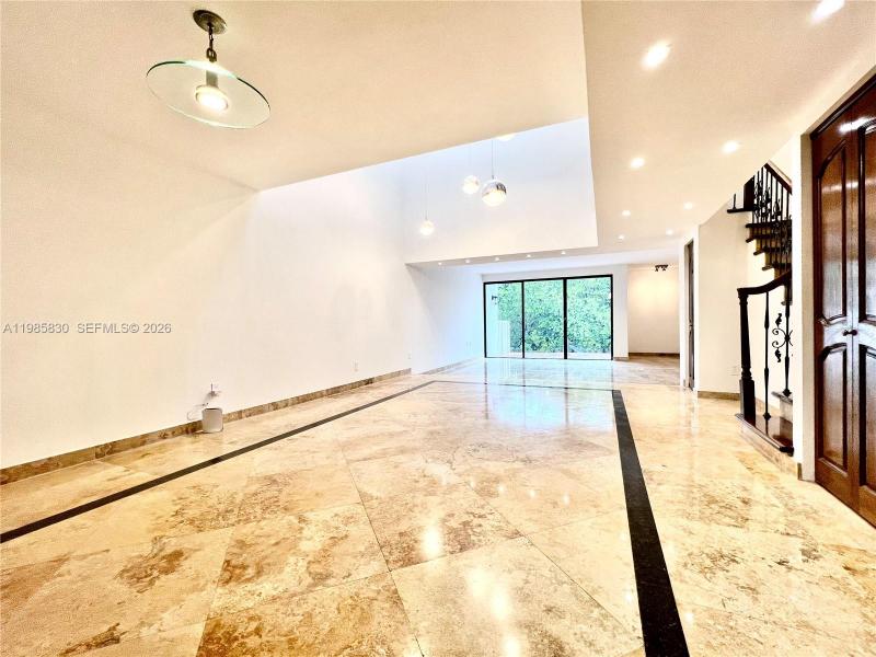 Comprar apartamento en Poinciana Island 505