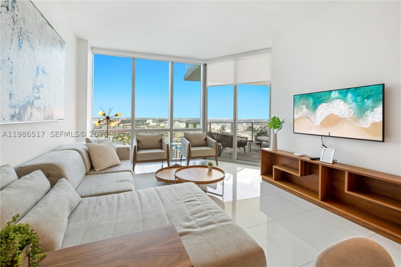 Apartment for rent at Paramount Miami WorldCenter 4206