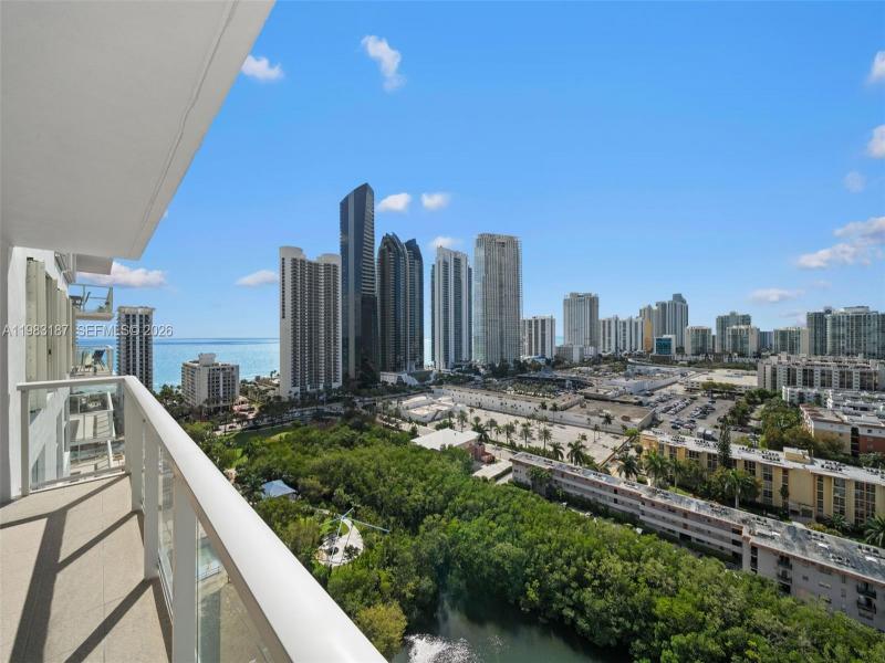Comprar apartamento no Winston Towers 2202