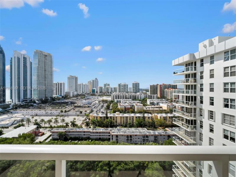 Comprar apartamento no Winston Towers 2202