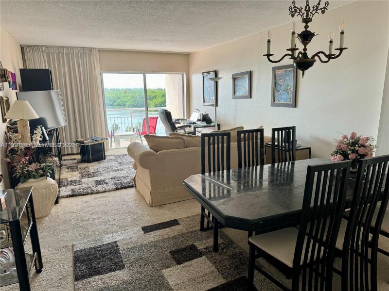 Comprar apartamento en Coastal Towers 609