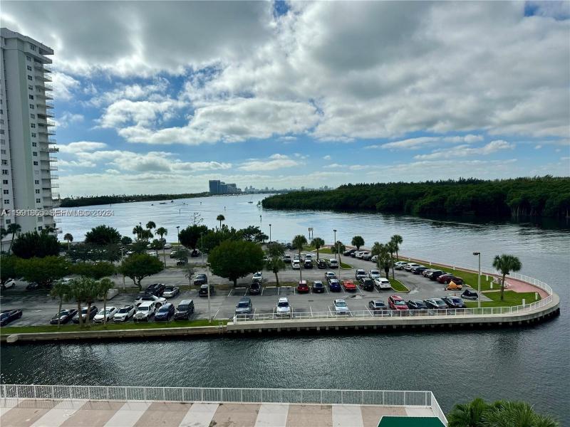 Comprar apartamento en Coastal Towers 609