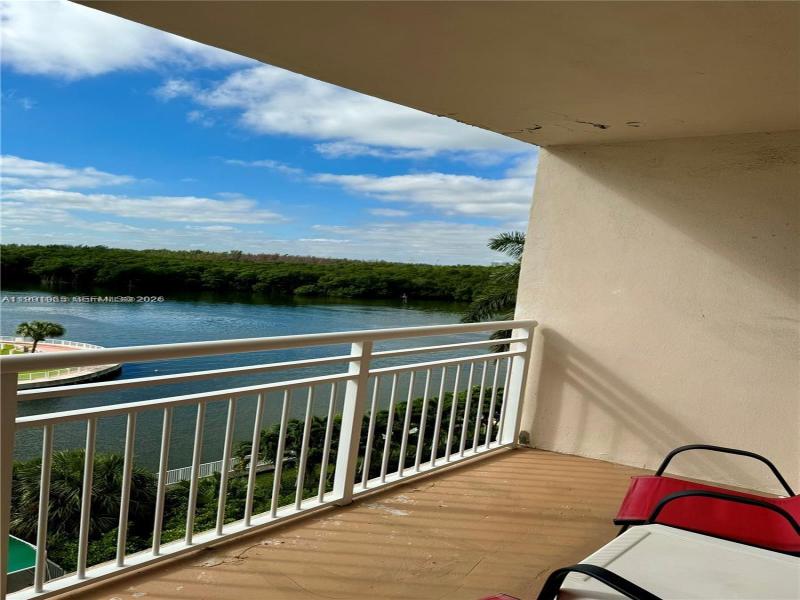 Comprar apartamento en Coastal Towers 609