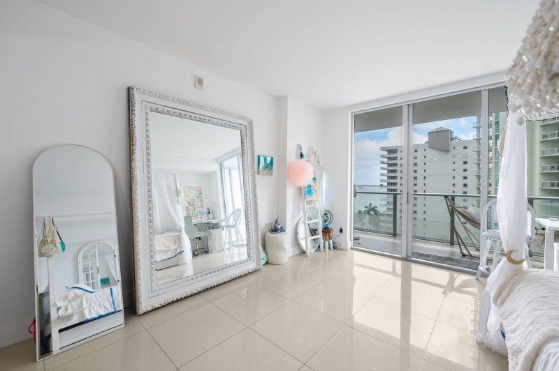 Brickell House Condo Apt #1005