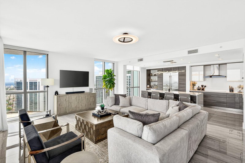 Condo for sale at 100 Las Olas 4301