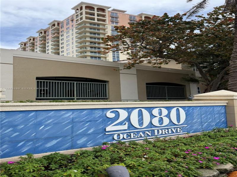 2080 Ocean Drive Apt #905