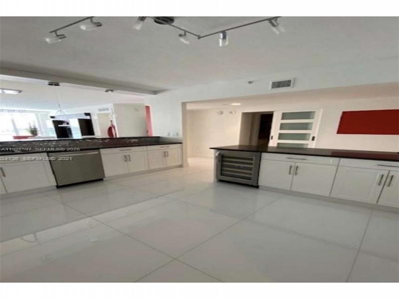 Alquiler de apartamento en Golden Bay Club 605