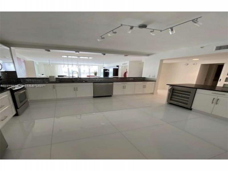 Alquiler de apartamento en Golden Bay Club 605