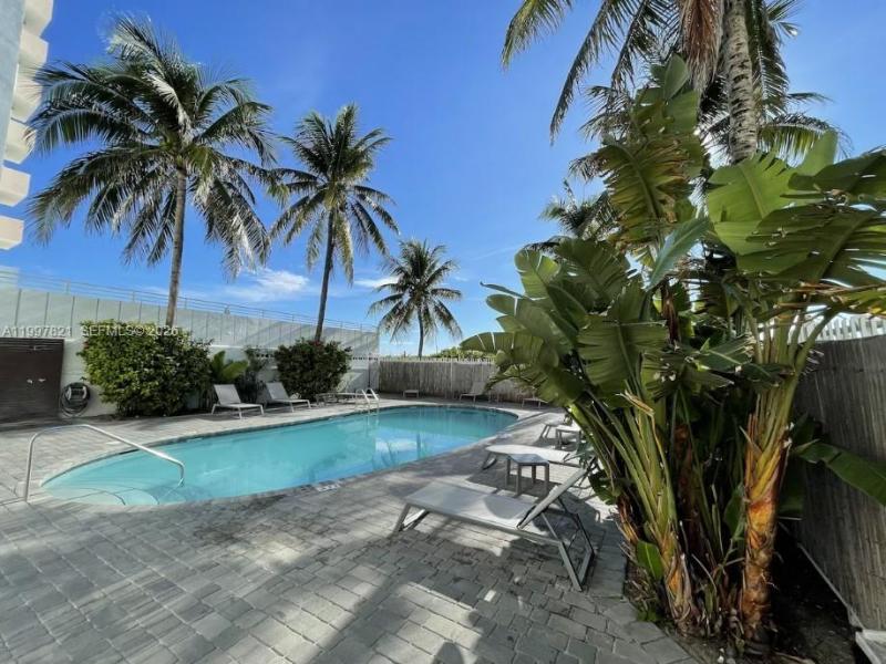 Comprar apartamento en Ocean Walk on South Beach 214
