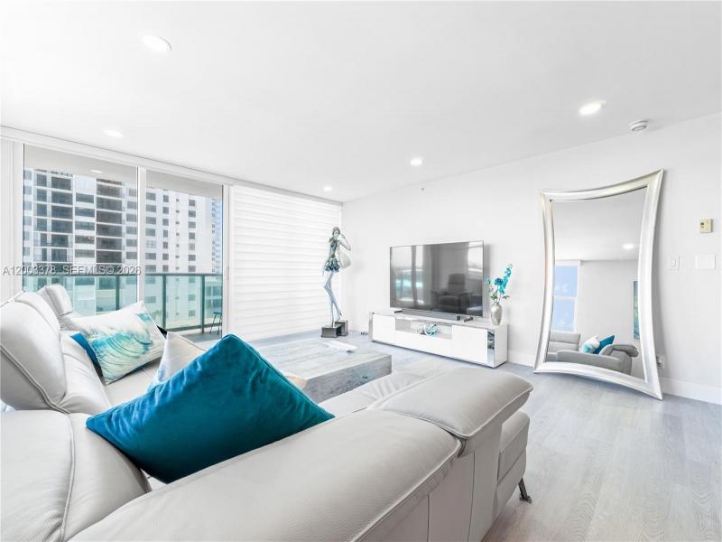Condo for sale at The Wave Condo 536