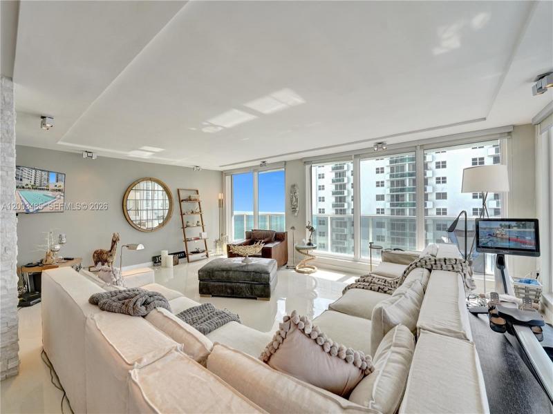 Condo for sale at Aquarius Towers 908S