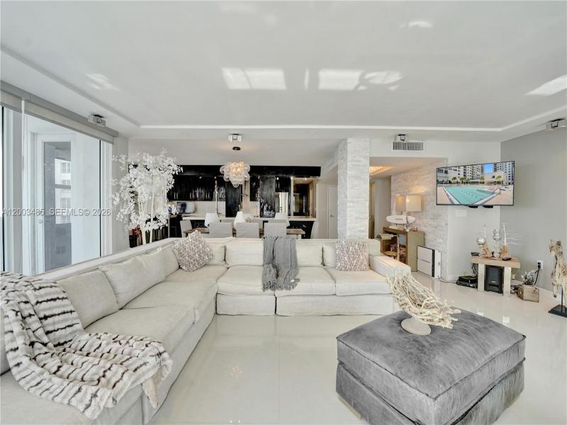 Condo for sale at Aquarius Towers 908S