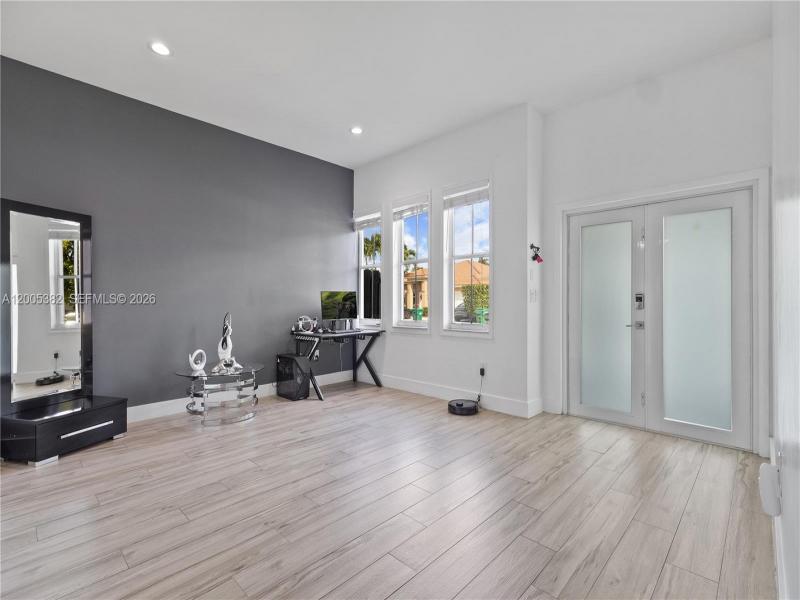 Property photo # 9