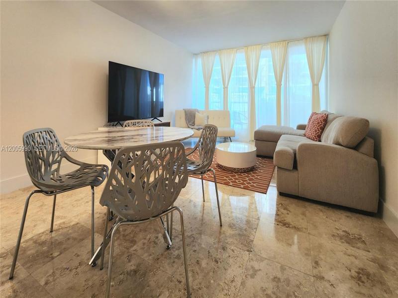 Aluguel de apartamento no Alexander Towers 209