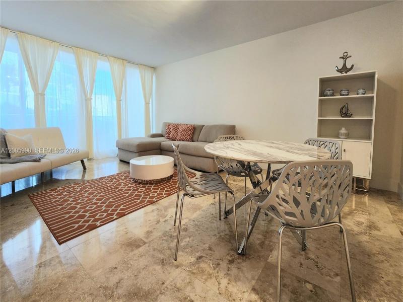 Aluguel de apartamento no Alexander Towers 209