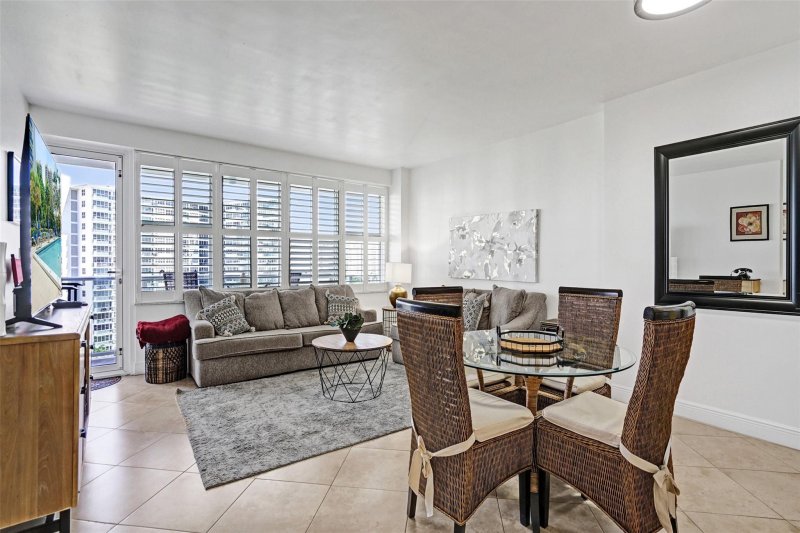 Condo for sale at Coral Ridge Towers South 1006