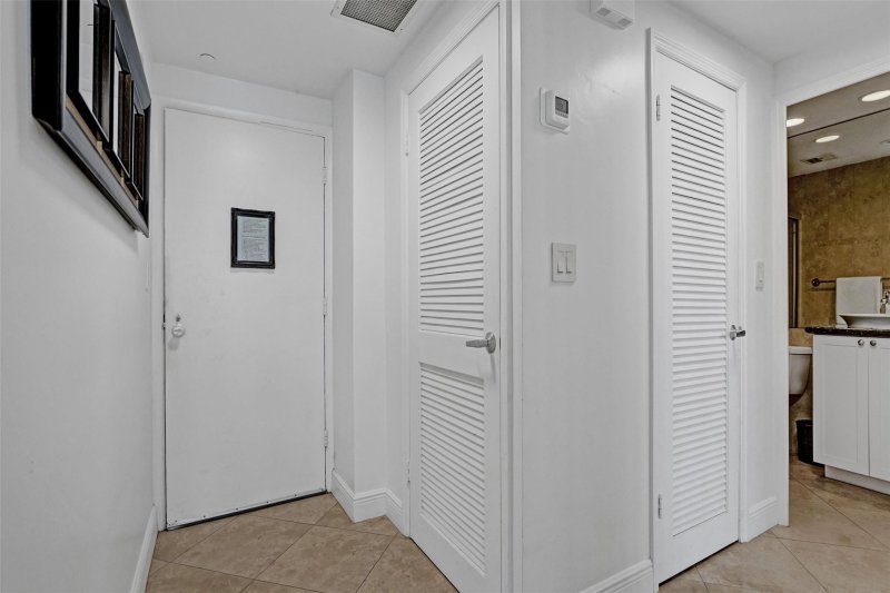 Condo for sale at Coral Ridge Towers South 1006