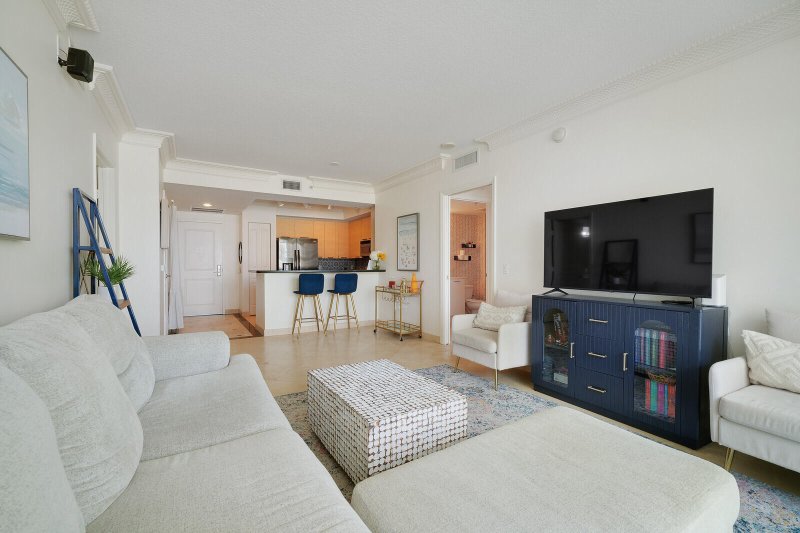 Condo for sale at 350 Las Olas Place 860
