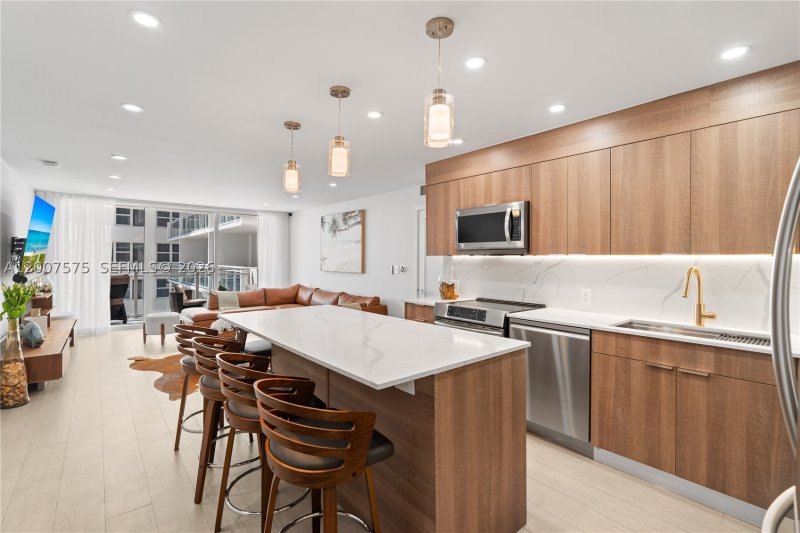 Condo for sale at Parker Plaza Estates 918