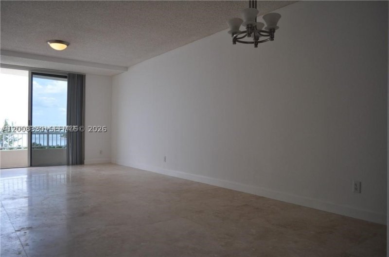 Condo for sale at Isola Brickell Key 810