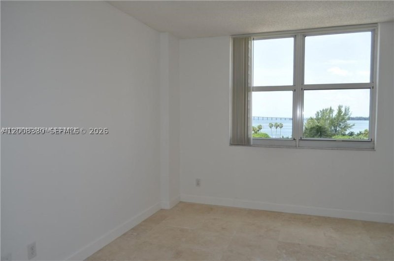 Condo for sale at Isola Brickell Key 810