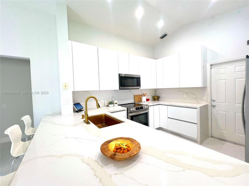 Property photo # 4