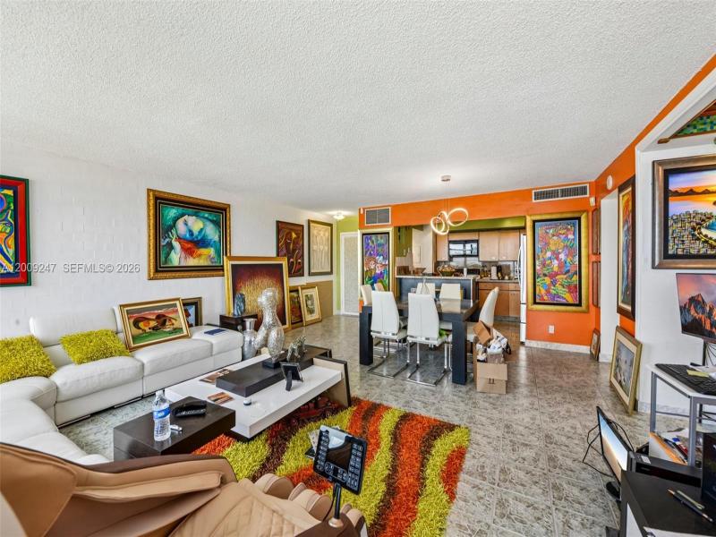 Comprar apartamento en Bayview Towers B706