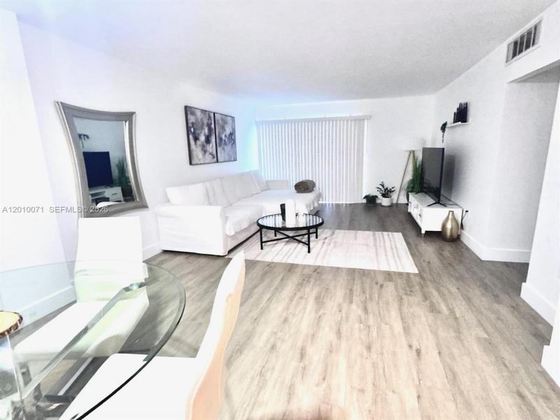 Comprar apartamento en Coastal Towers 1224