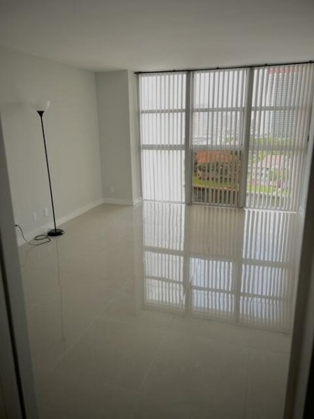 Condo for sale at 200 Leslie 1128