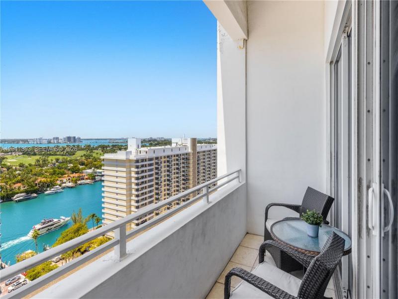 Comprar apartamento no Castle Beach Club TS11