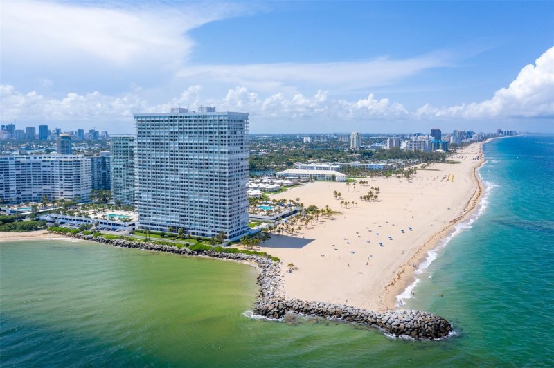 Comprar apartamento en Point of Americas 2805