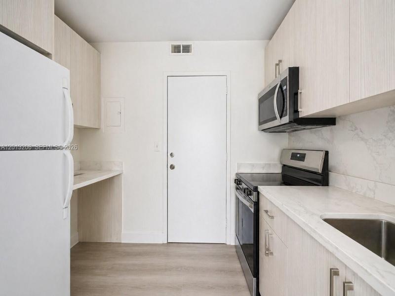 Property photo # 6