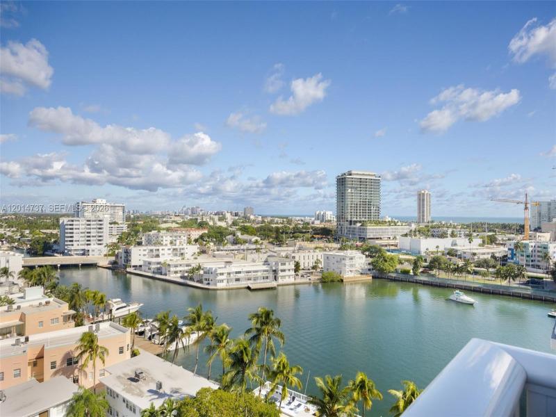 Comprar apartamento en King Cole 1005 + Dock