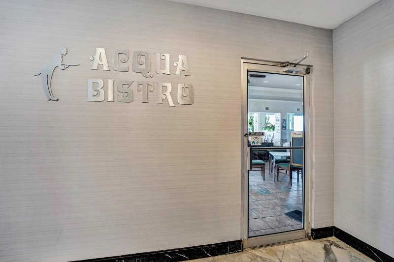 Condo for sale at Aquarius Towers 302s