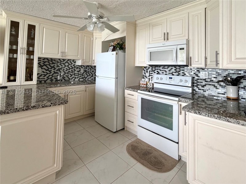 Apartment for rent at Burleigh House 1214