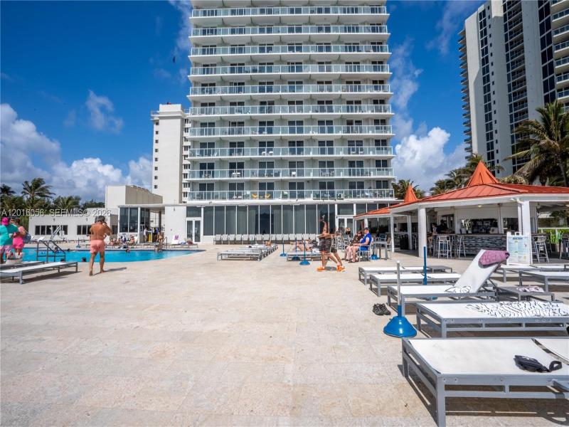 Condo for sale at Aventura Beach Club 425
