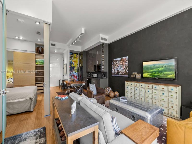 Comprar apartamento en The Meridian Lofts 404