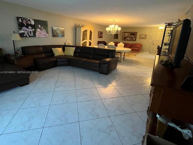 Condo for sale at Cambridge Towers 605