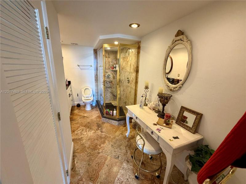 Condo for sale at Hallmark of Hollywood 1208