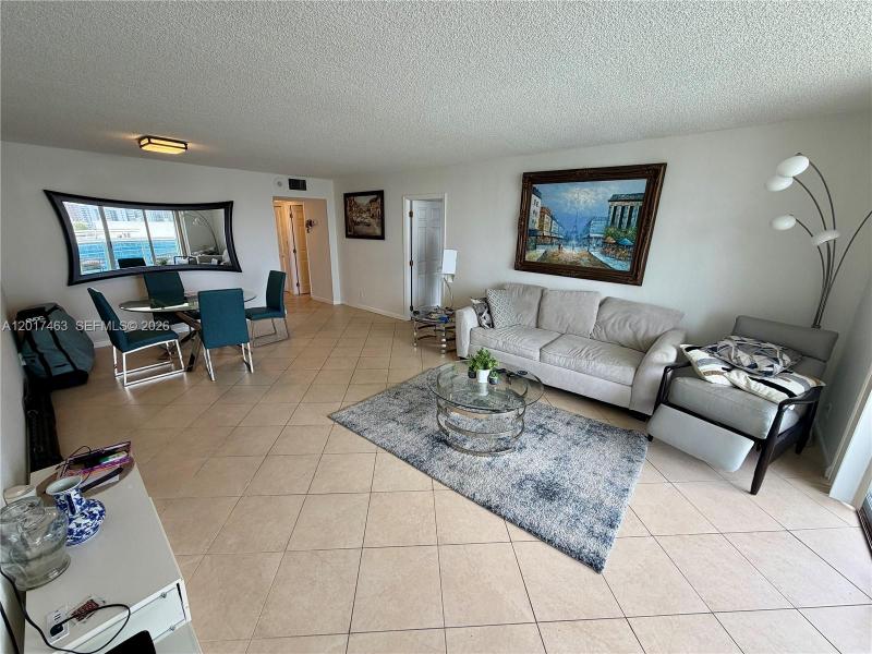 Condo for sale at Hallmark of Hollywood 1208