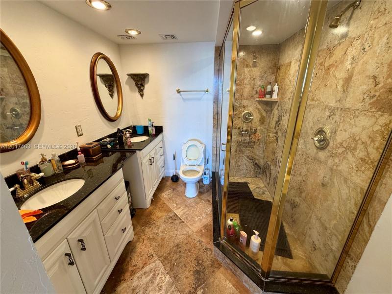 Condo for sale at Hallmark of Hollywood 1208